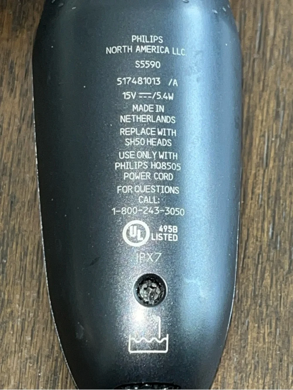 Philips Norelco Rechargeable Razor Series 5000 Wet/Dry W/ Charger: Works 100%